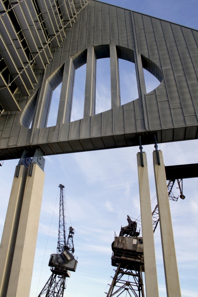 File:Freo Cranes.jpg